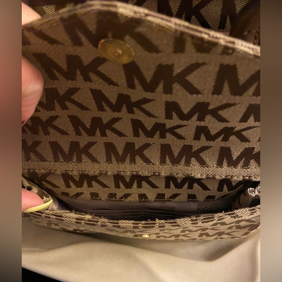 Michael Kors monogram tote style bag with leather handles in brown and tan - Picture 15 of 15